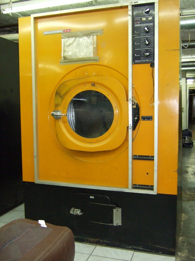 Außenansicht einer Lederreinigungsmaschine