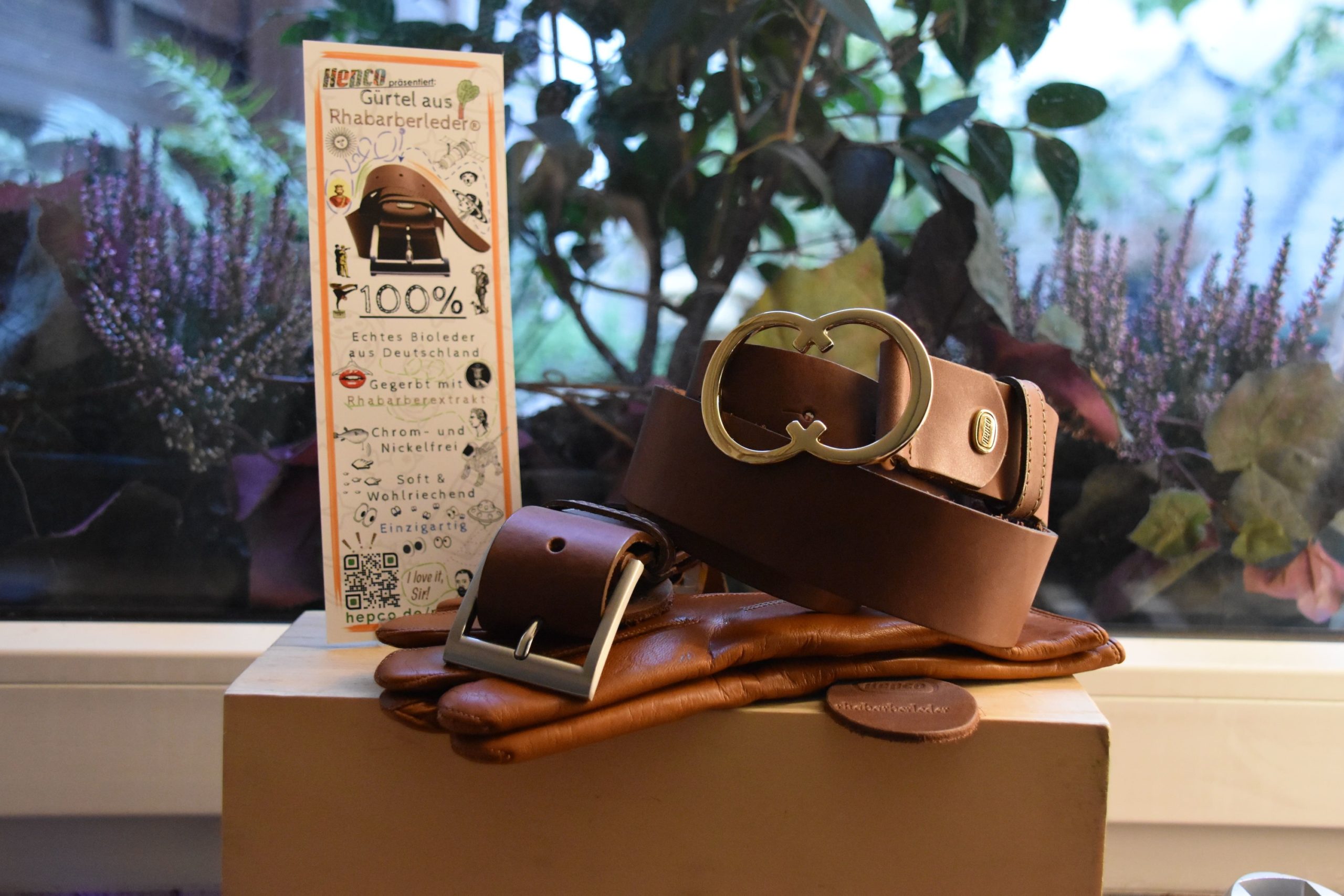 Ein Damengürtel aus Rhababerleder